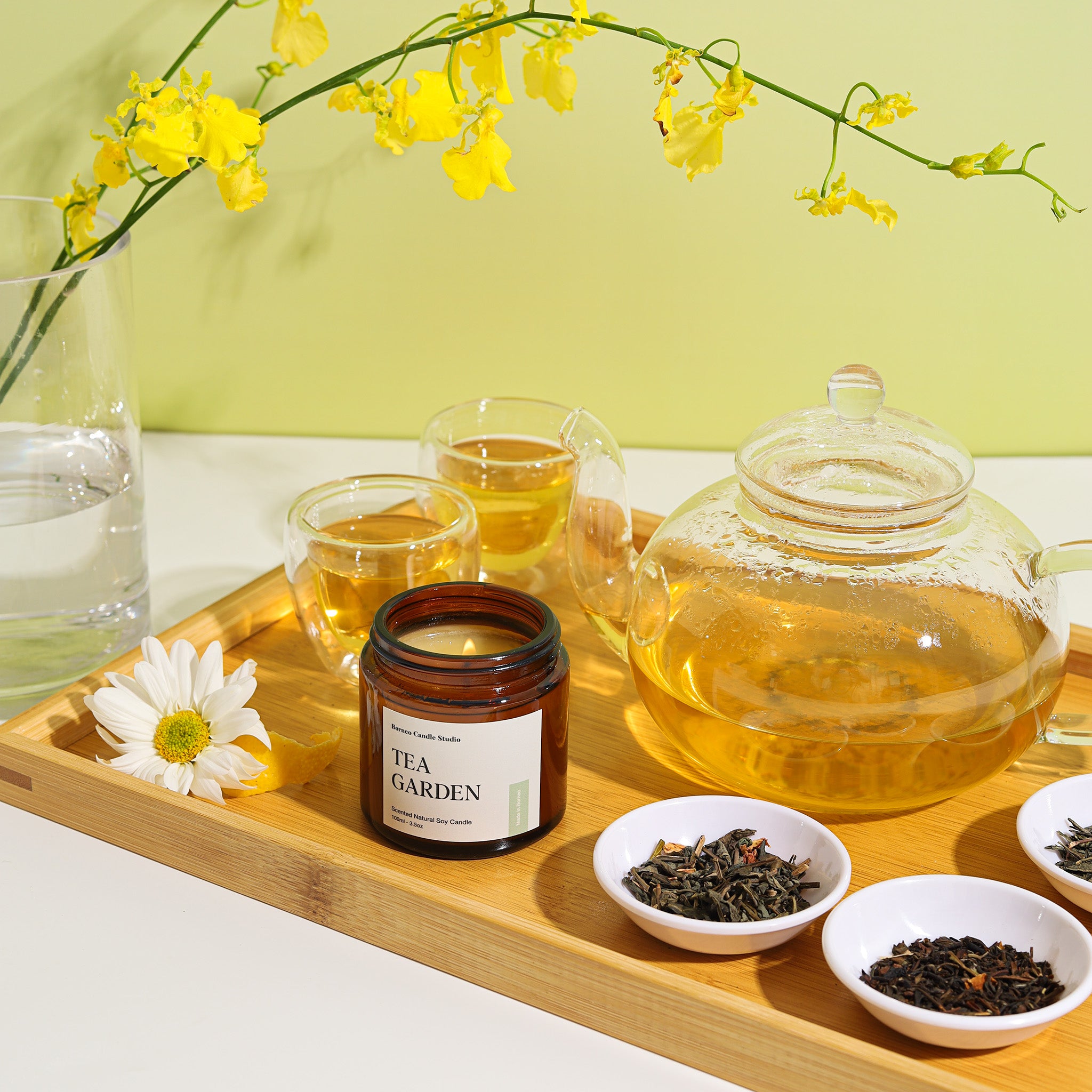 Tea inspired scented candle by Borneo Candle Studio Malaysia. Tea Garden Scented Candle with scent notes of lemon, white tea and green tea in 3.5oz size.