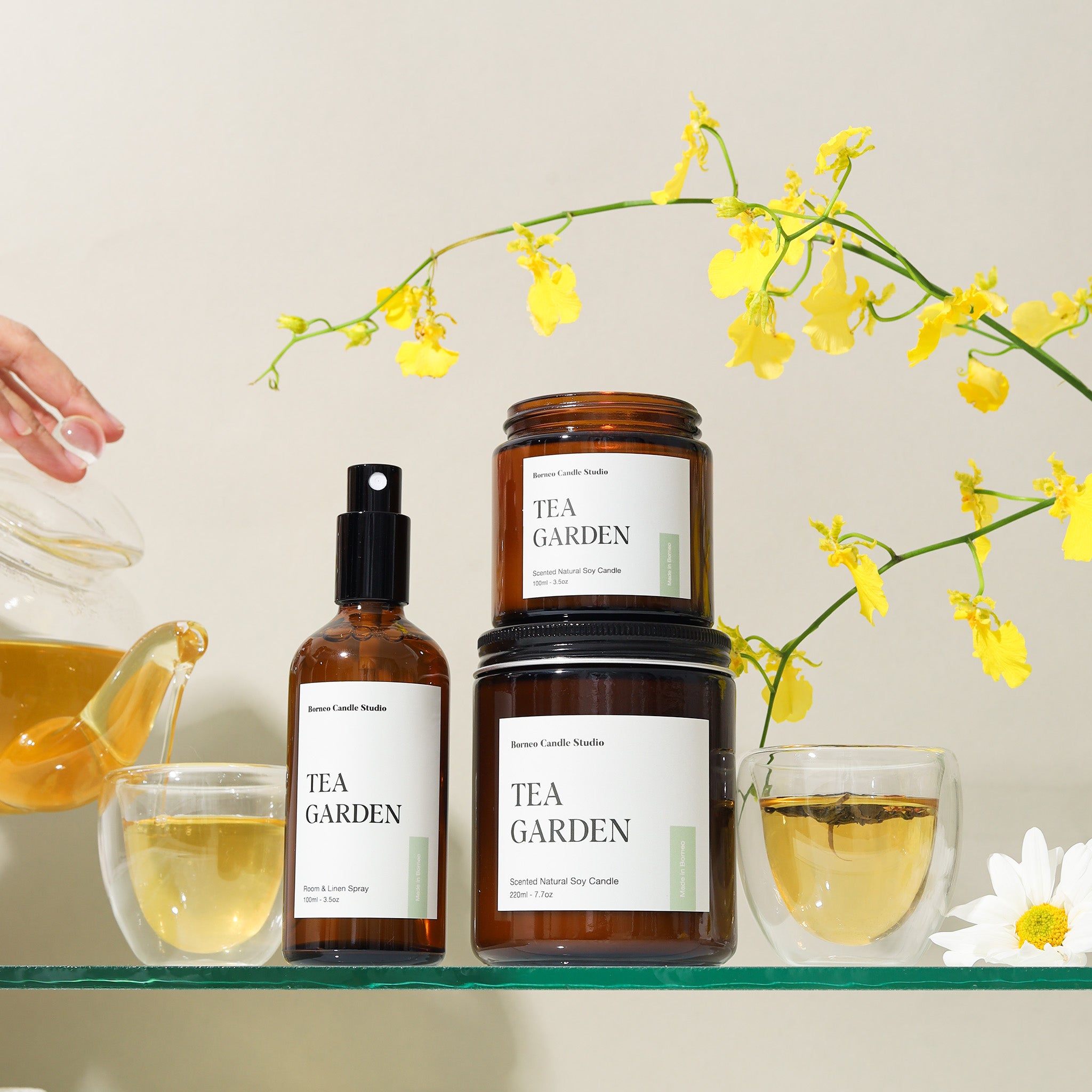 Tea inspired scented candle by Borneo Candle Studio Malaysia. Tea Garden Scented Candle with scent notes of lemon, white tea and green tea in scented candles and room spray.